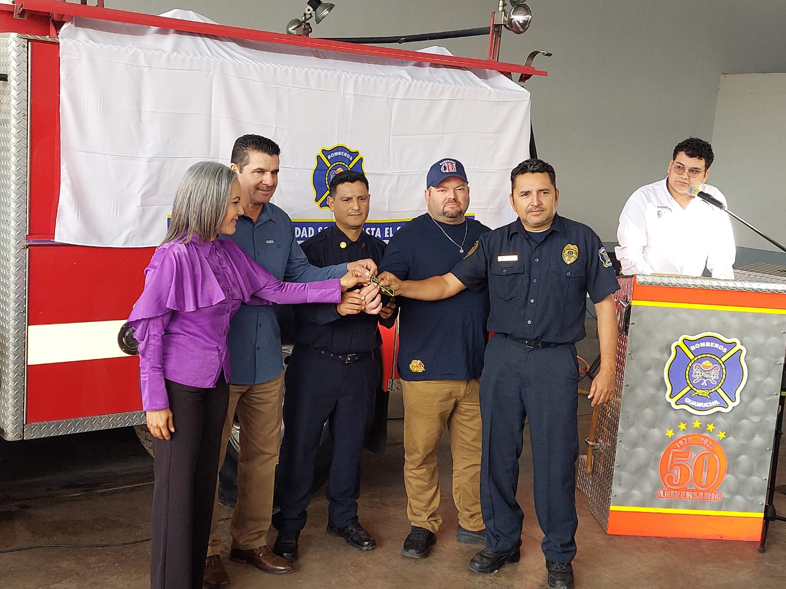 Refuerzan equipamiento de Bomberos Guamúchil; reciben bombera y traila multipropósitos