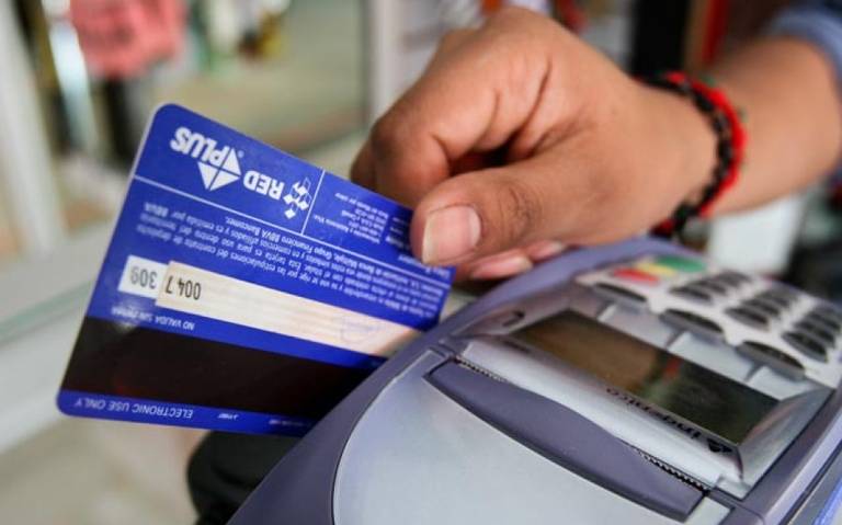 ¿Revisando los estados de cuentas de tus tarjetas? Esto debes hacer si encuentras cargos no reconocidos