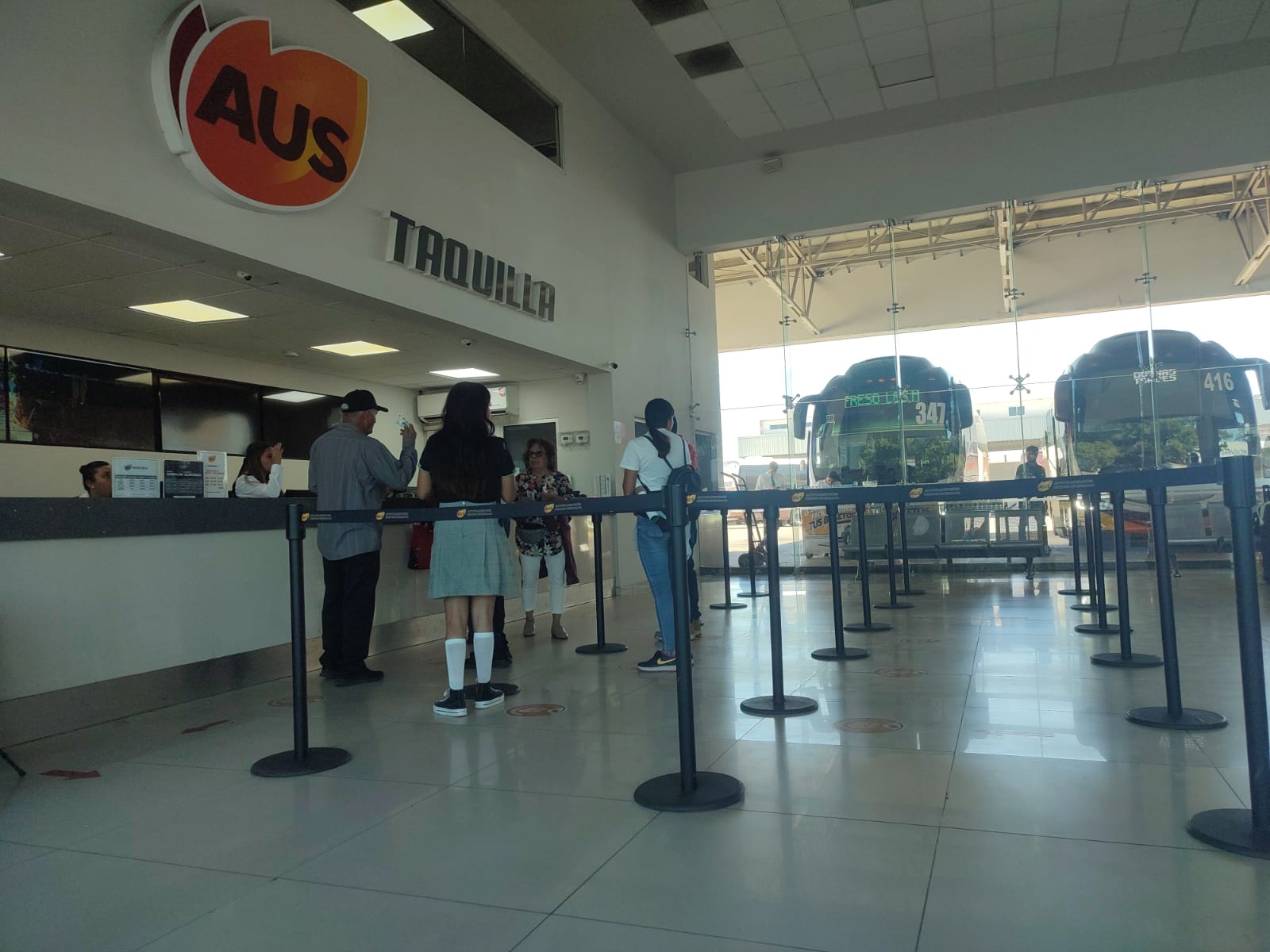 Centrales de autobuses en Mazatlán en normalidad ante tragedia en la Maxipista