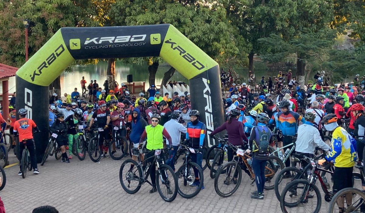 Ciclistas realizan la tercera Rodada de Pueblos Mágicos 2024 en el municipio de Rosario