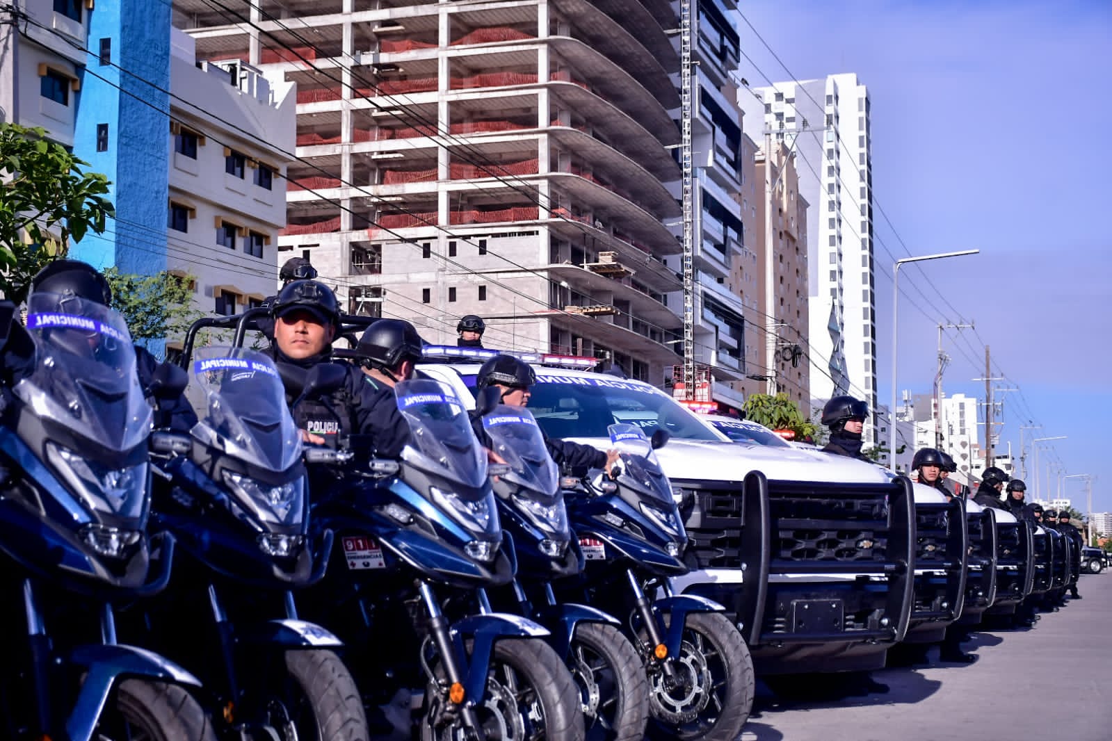 Anuncia Estrella Palacios próxima adquisición de 10 patrullas para la SSPM de Mazatlán