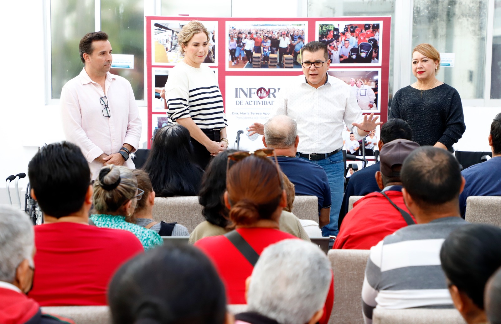 Entrega DIF apoyos funcionales a personas con discapacidad en Mazatlán