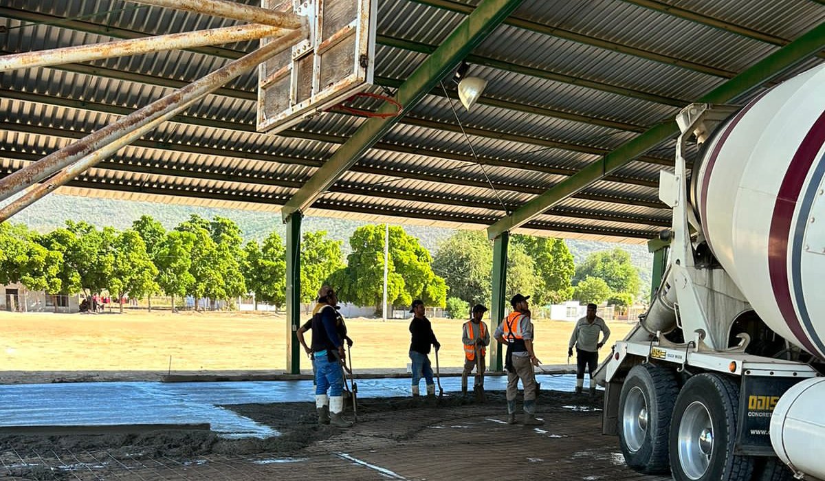 En Angostura, mejoran las condiciones de techumbre en Rafael Buelna