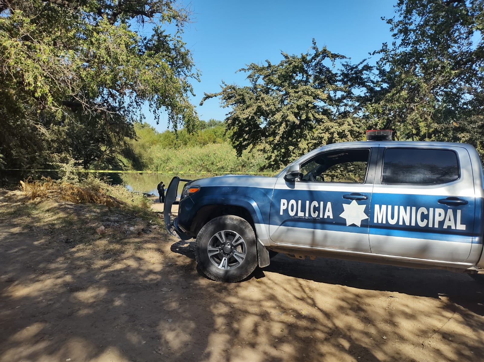 Encuentran a un hombre sin vida a la orilla del Río Sinaloa en Guasave