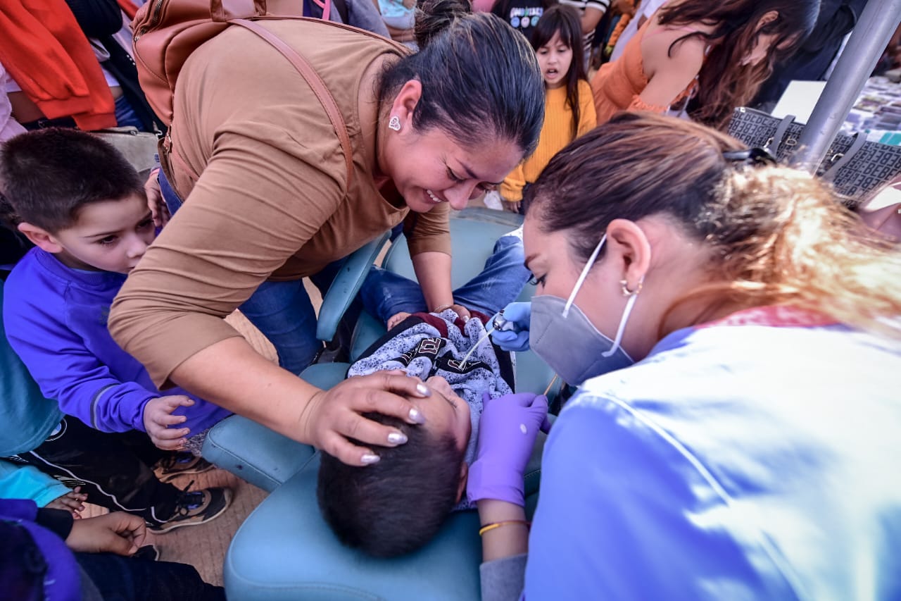 Familias del CVIVE Mazatlán reciben servicios médicos y siguen a la espera de la regularización de sus predios