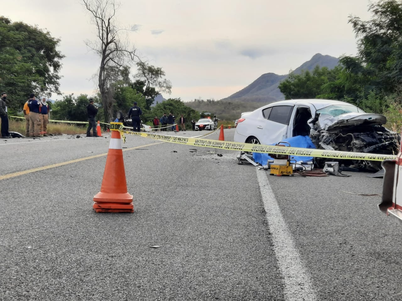 Tragedia: Hombre y mujer mueren en choque de dos vehículos sobre la México 15, en Pericos, Mocorito