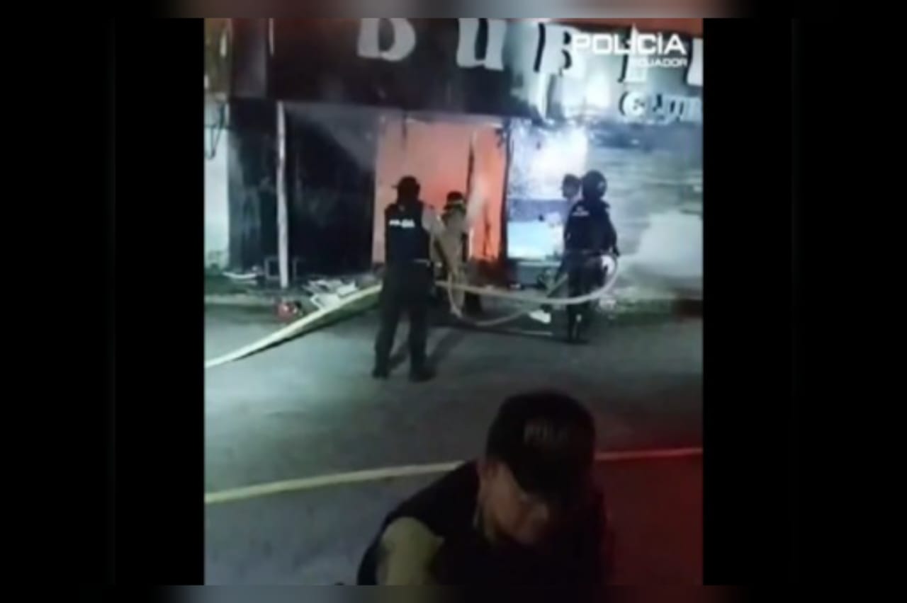  Ecuador bajo ataque: Incendian discoteca en El Coca