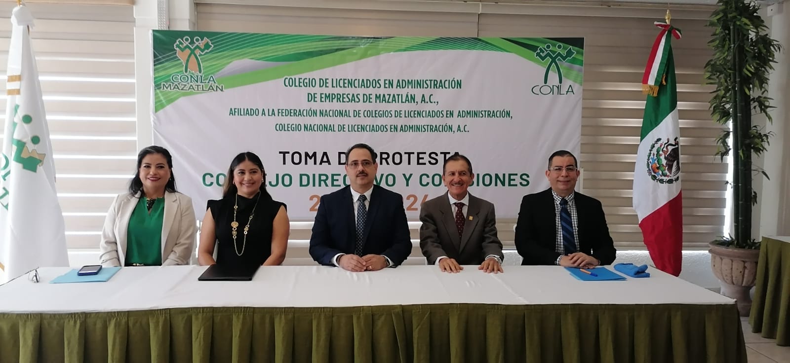 Lorena Balbuena toma protesta como presidenta del Colegio de Licenciados en Administración de Empresas