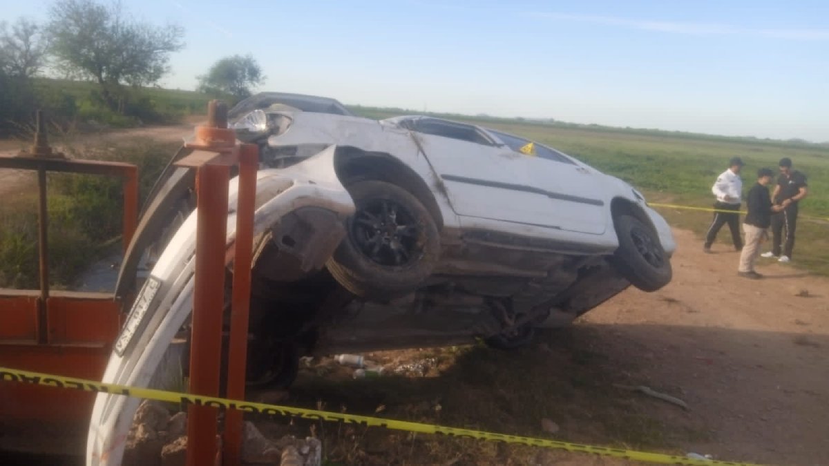Mujer pierde la vida a bordo de su vehículo en una carretera de Higuera de Zaragoza