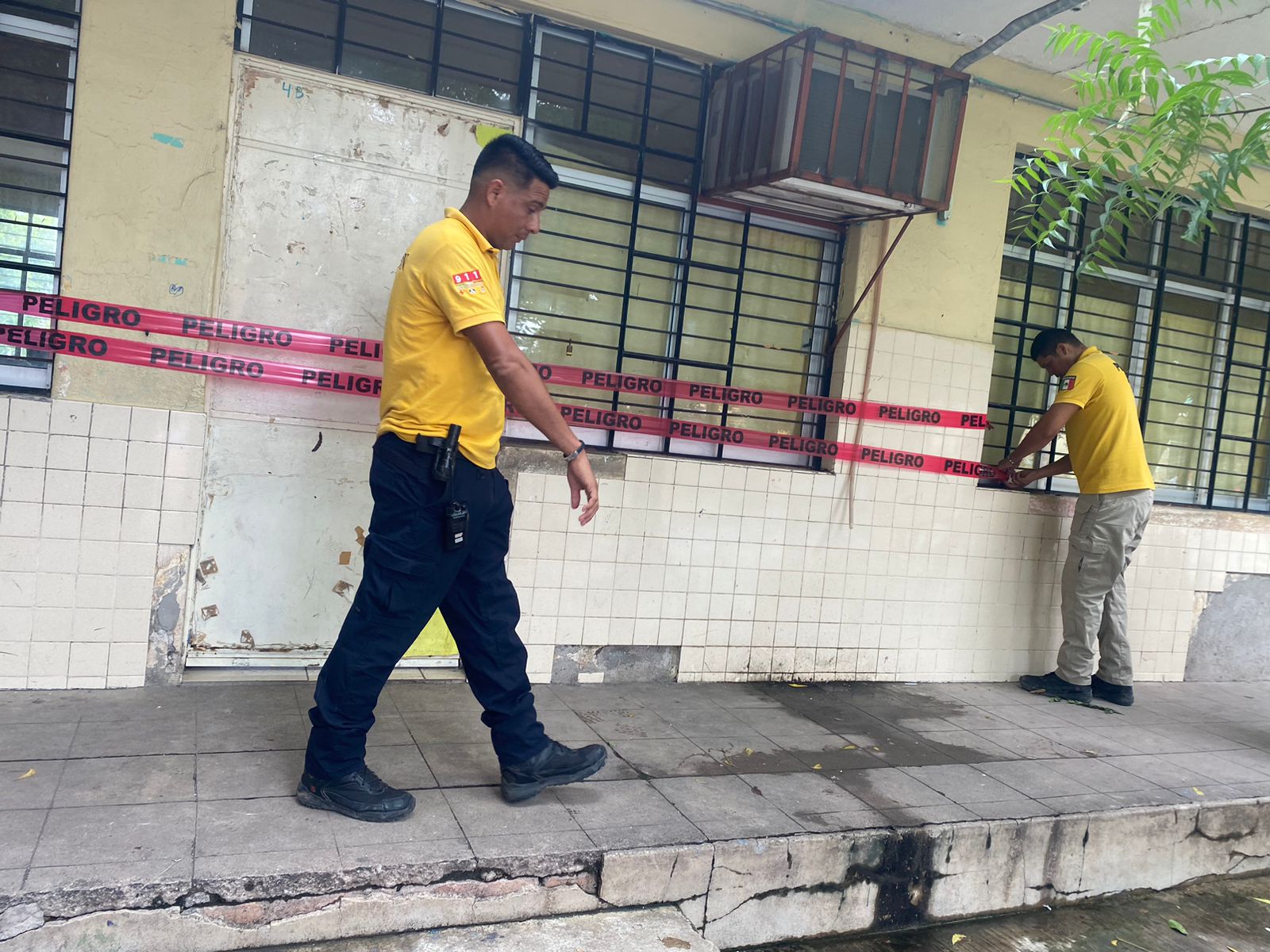 Otra tragedia como el Rébsamen, latente en escuela de Escuinapa; tres aulas a punto de caerse