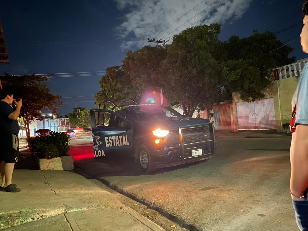 Lo despojan de su Nissan March en Culiacán y dos horas más tarde él mismo lo localiza