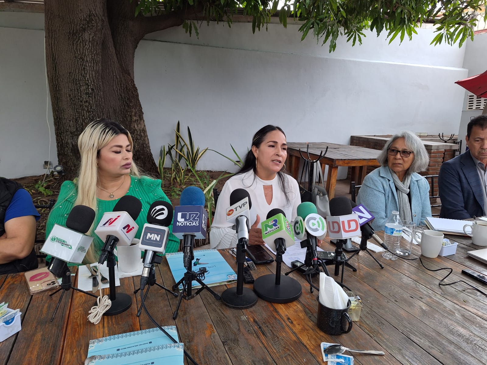 Rechazan restauranteros de El Maviri ser los responsables del envenenamiento de perros y gatos