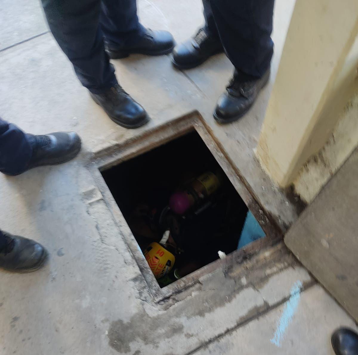 Rescatan a un trabajador intoxicado por pintura en el interior de un aljibe en Mazatlán