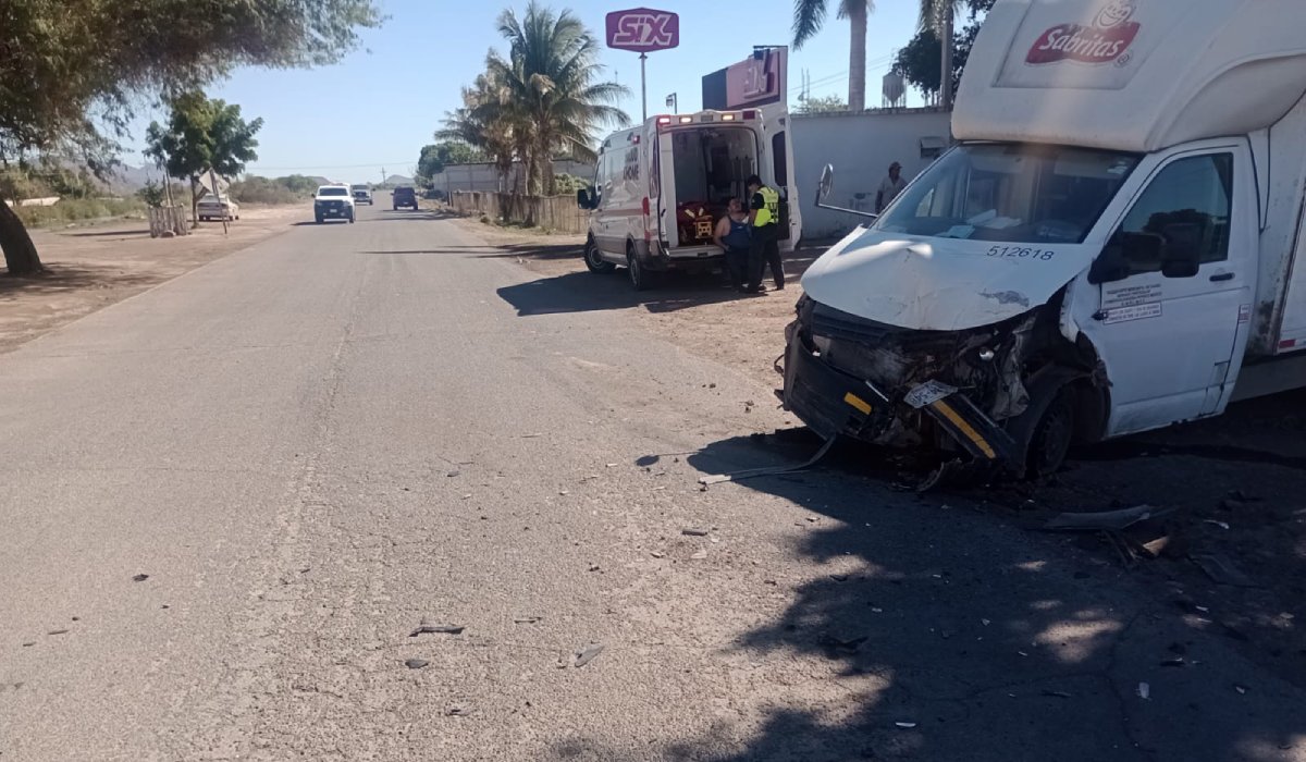 Se registra un choque frontal en La Despensa; hay un chofer lesionado