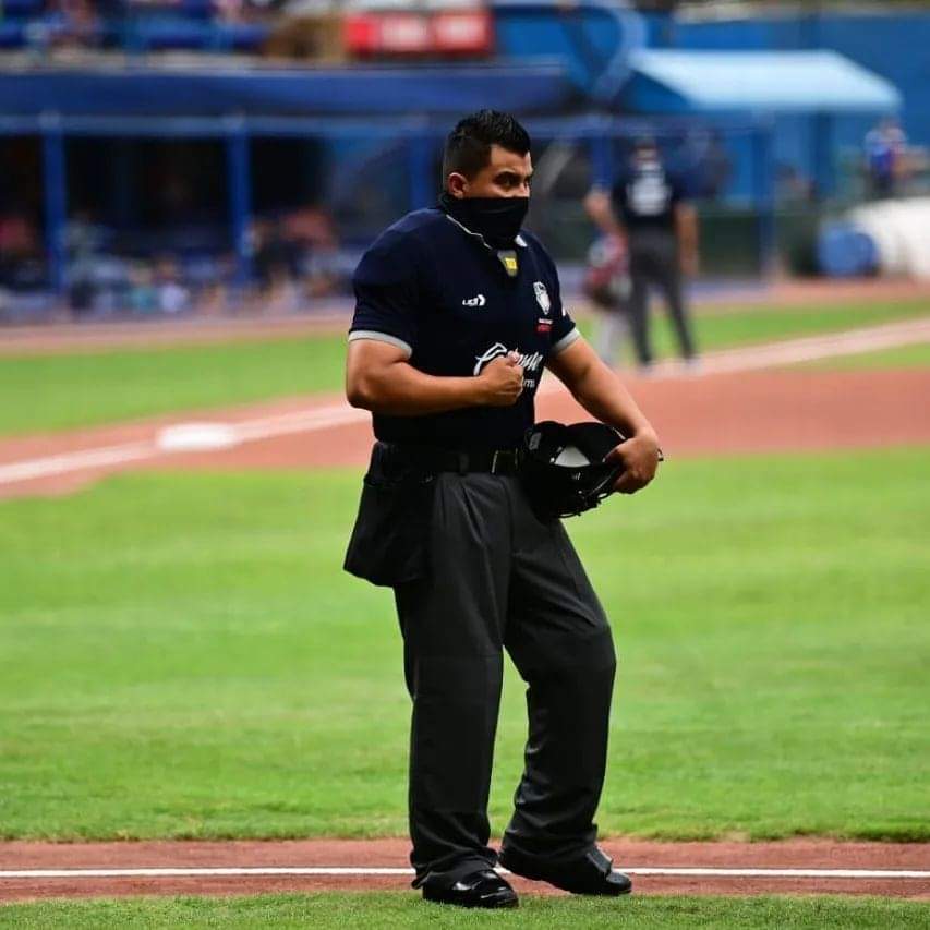 Tres umpires sinaloenses a la Serie del Caribe 2024