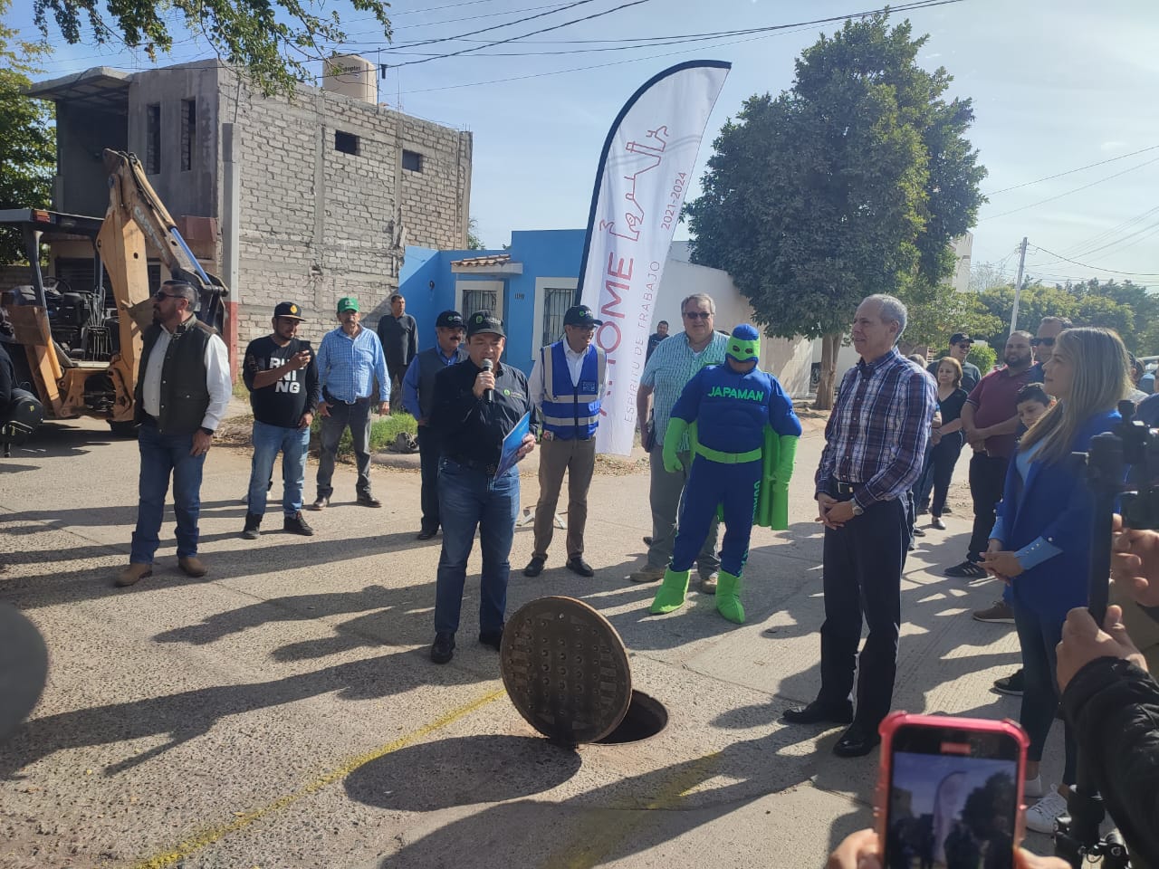 Vecinos de la colonia Santa Alicia, en Ahome, esperan que se acaben problemas al rehabilitar y sustituir el drenaje