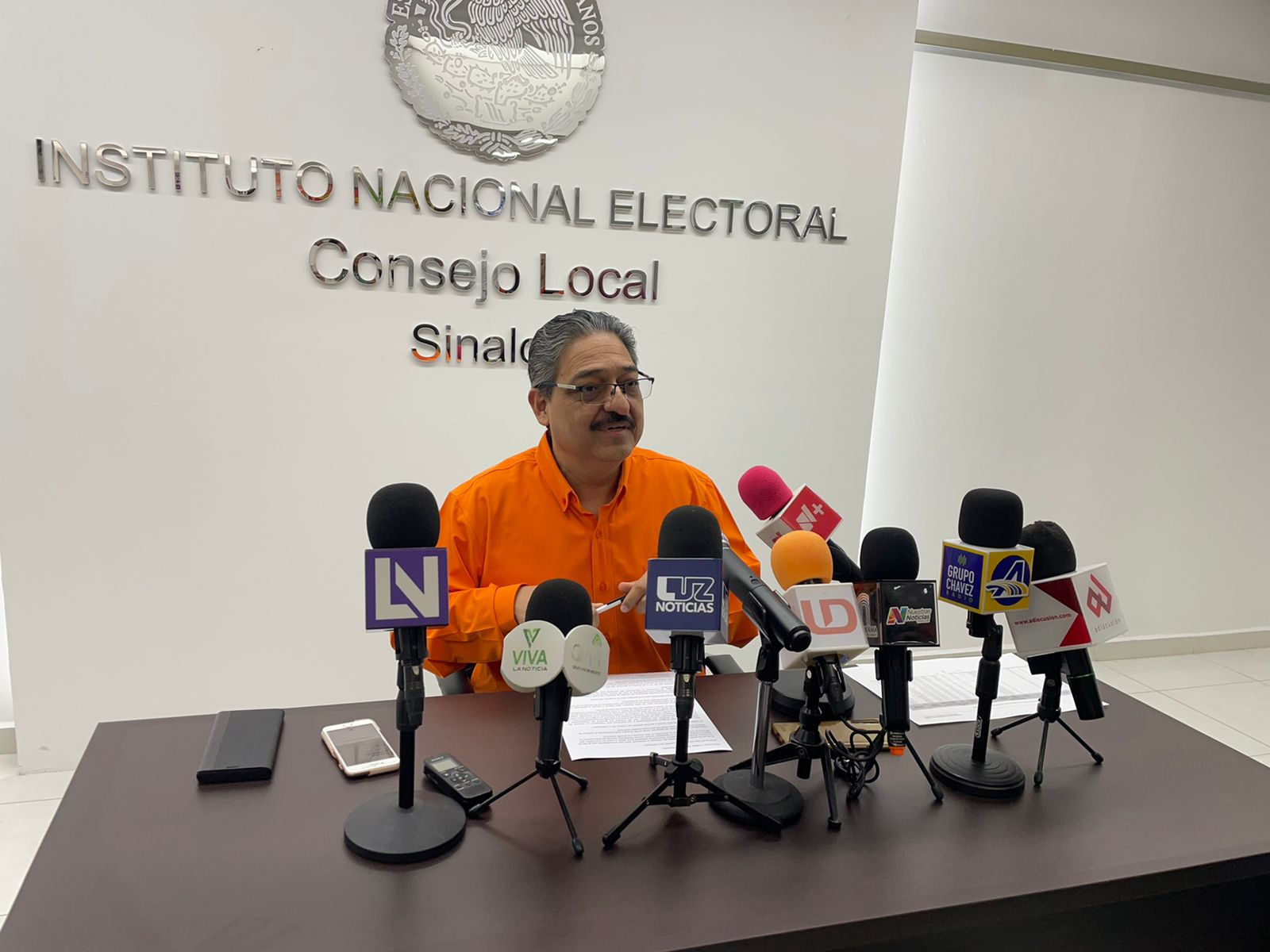 Cuén puede ser militante del PAS y candidato a diputación pluri por el PRI: INE