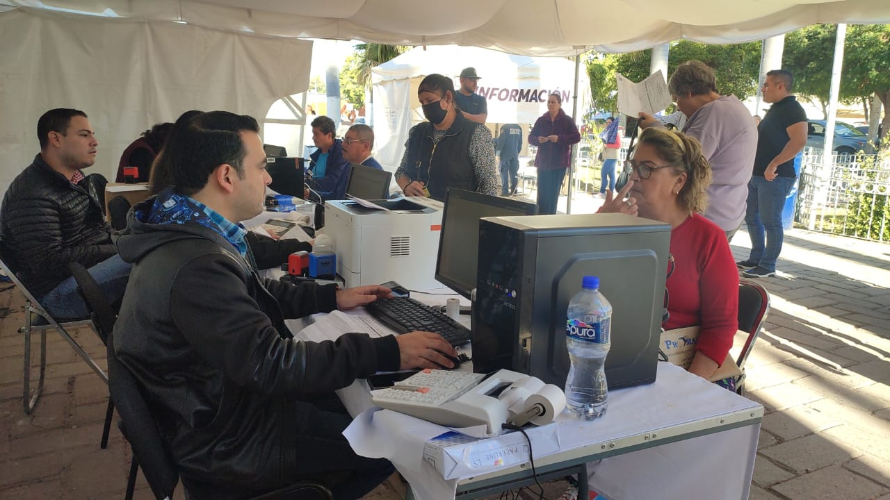 Madrugan contribuyentes a pagar su impuesto predial urbano en Ahome