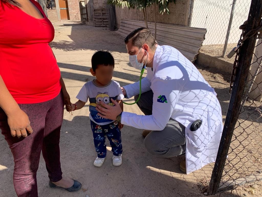 ¡Imparable! Ya van cinco niños, hijos de jornaleros, hospitalizados; uno de cuartería que negó acceso a doctores