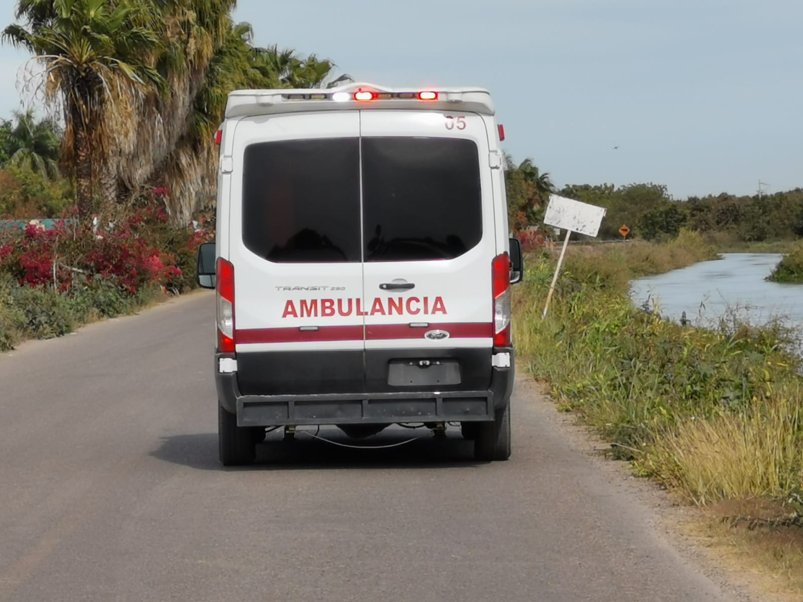 Niño de 8 años sufre lesiones tras recibir patada de caballo en Ahome