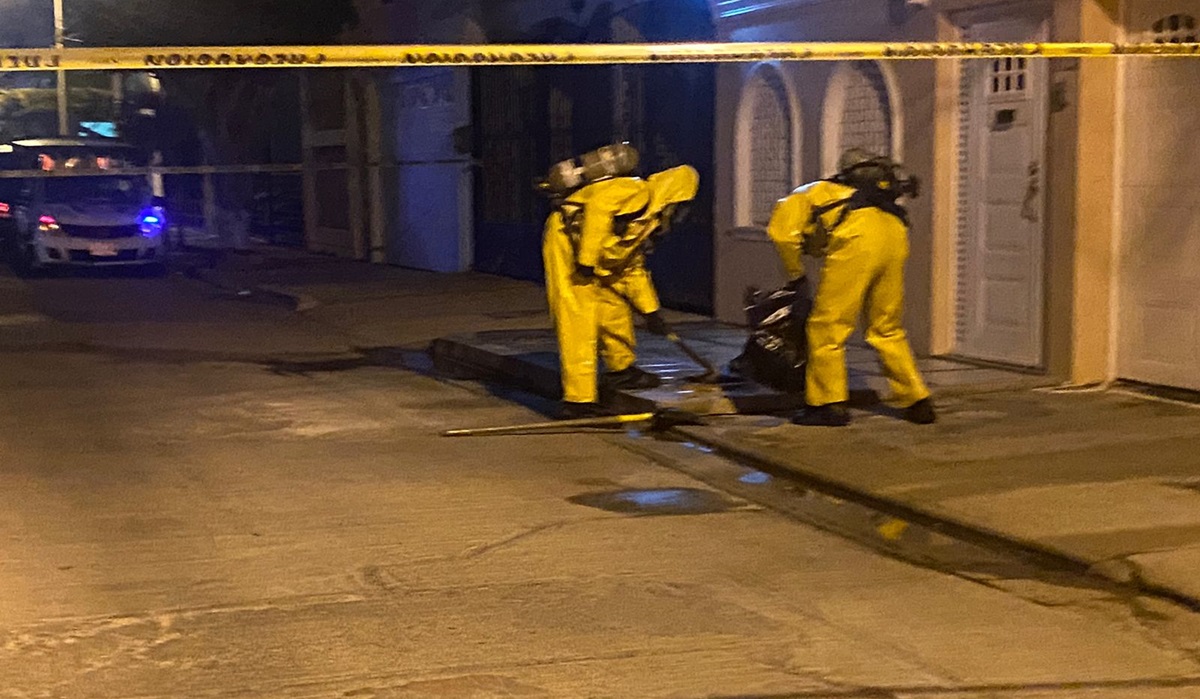 Cuerpos de emergencia atienden reporte de derrame de químico en Sábalo Country en Mazatlán