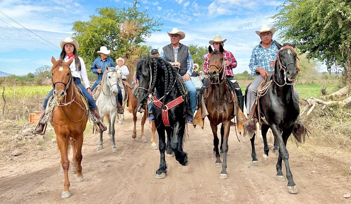 Un éxito primera Cabalgata Los Llanos 2024, en El Fuerte