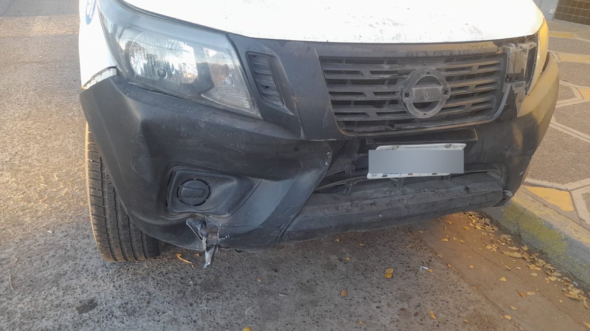 Choque entre dos vehículos deja personas lesionadas en Los Mochis