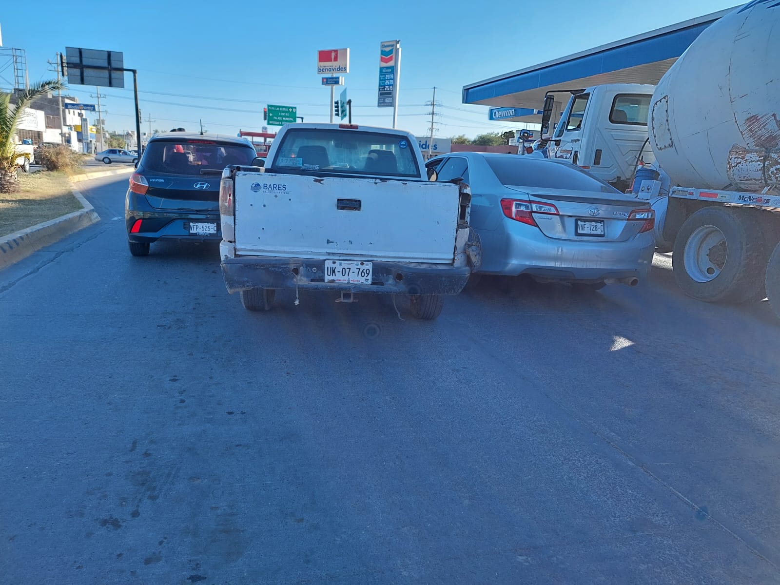 Carambola de tres unidades deja daños materiales en Guasave