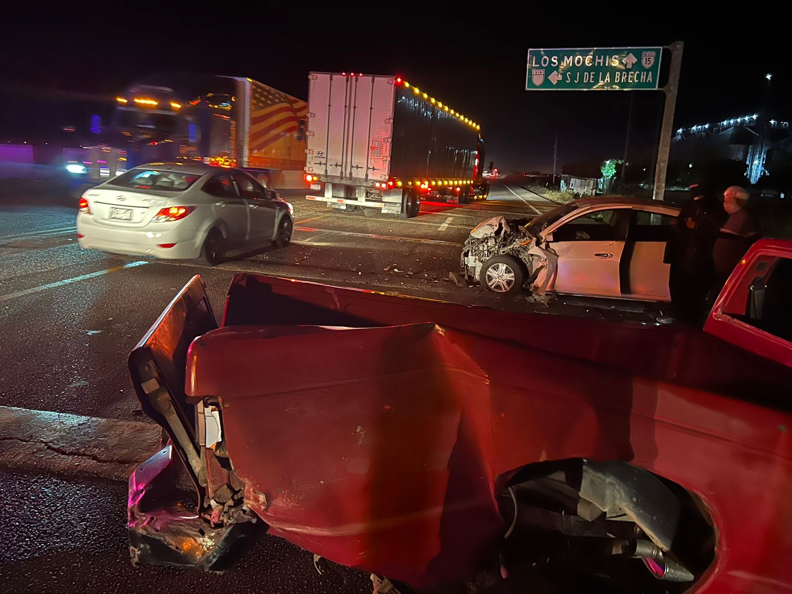 Carambola sobre la México 15, en Guasave deja a tres personas lesionadas