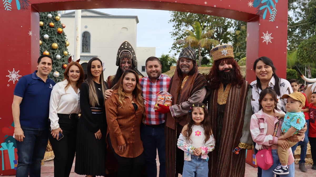 ¡Llegan los Reyes Magos a Badiraguato! Alcalde celebra con niñas y niños