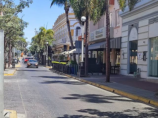 Desaparecerán las líneas amarillas en el centro de Mazatlán, para tener más estacionamientos en el carnaval