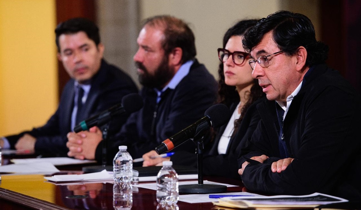 Revelan que desde España se extrajo información de periodistas que cubren Mañanera