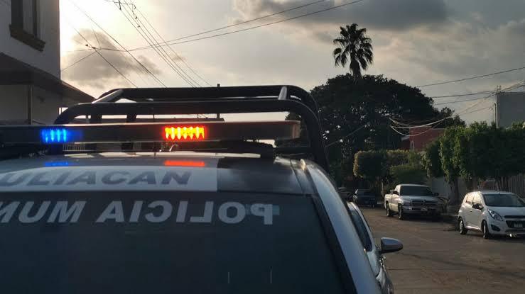 A punta de pistola le quitan su carro a una mujer en Culiacán