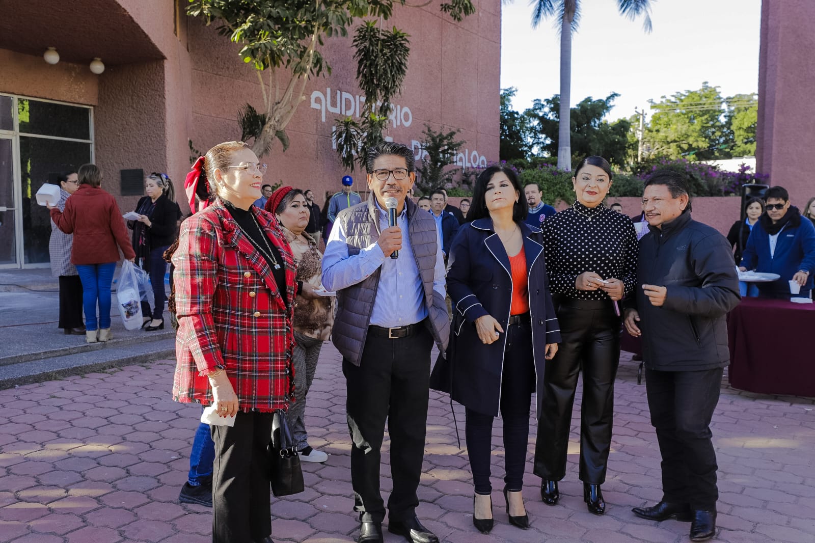 Habrá más obra en 2024 y liquidación a policías, anuncia alcalde de Guasave en la rosca del Día de Reyes