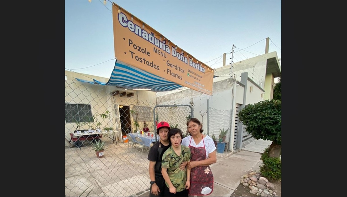 Doña Bertha y sus dos hijos emprenden una cenaduría especial en Culiacán
