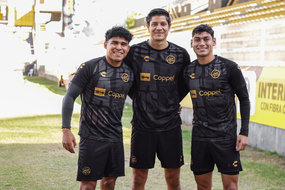 Sebastián Yánez y Abraham Flores llegan a los Dorados de Sinaloa
