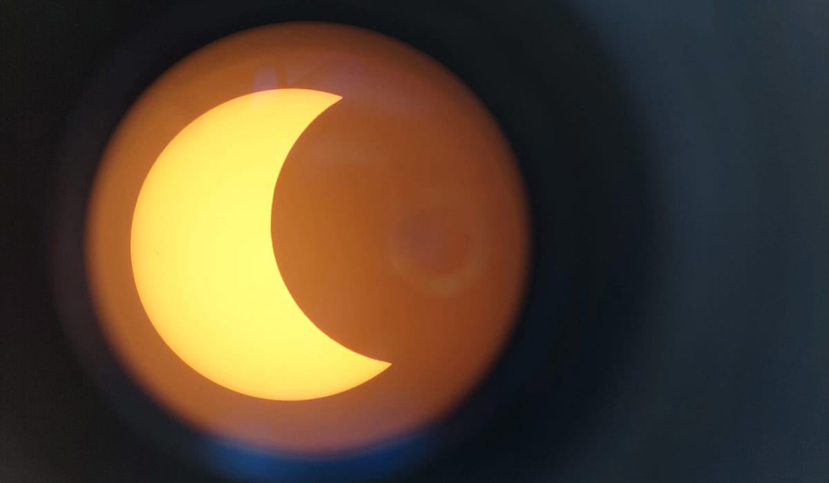 Lo que NO debes hacer para ver el eclipse solar de abril en Mazatlán