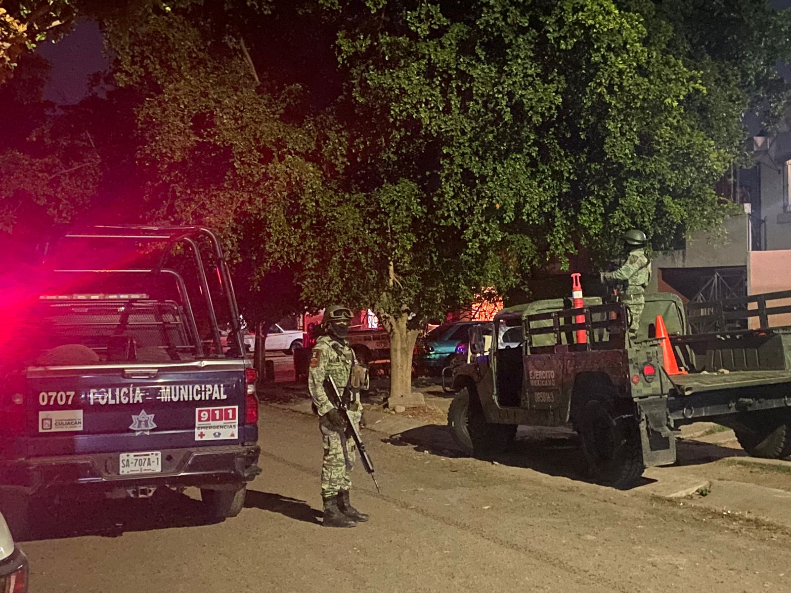 Frente a su familia asesinan a balazos a hombre en la colonia Villa del Cedro en Culiacán