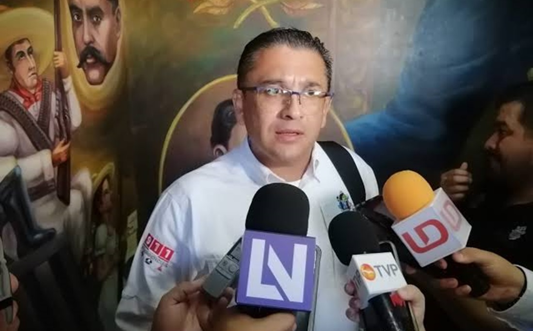 Clausuran zona de la primaria 18 de Marzo en Mazatlán, tras caerse parte del enjarre del techo