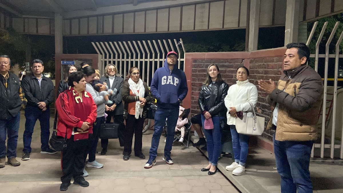 Docentes y administrativos de la UAdeO Guasave entregan instalaciones al director de la universidad