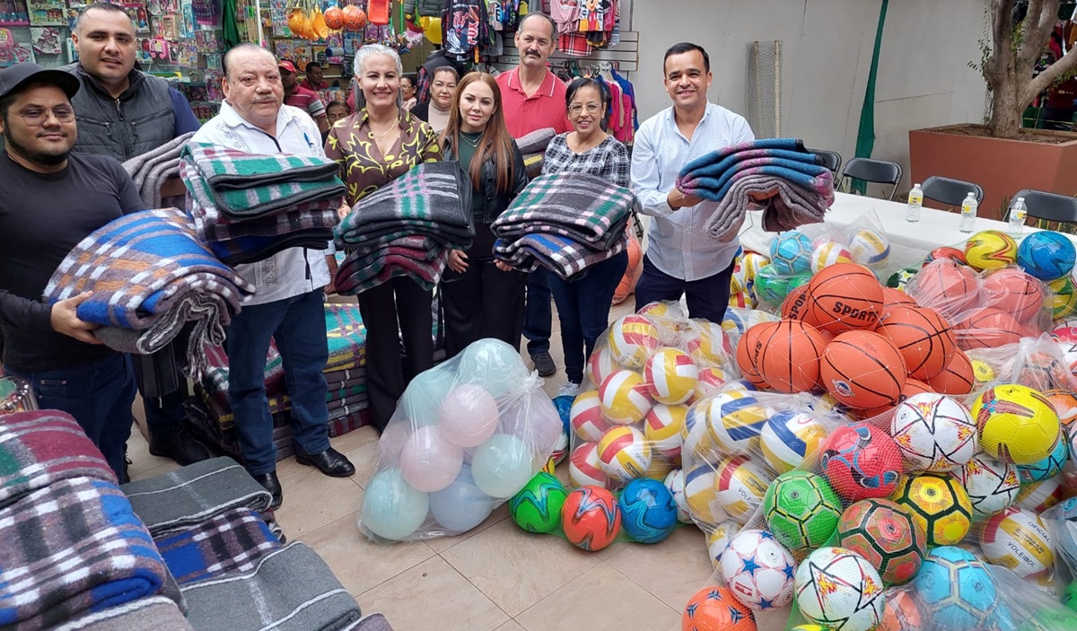 Recibe DIF Salvador Alvarado mil 900 juguetes de parte de los integrantes de Fiestas y Verbenas