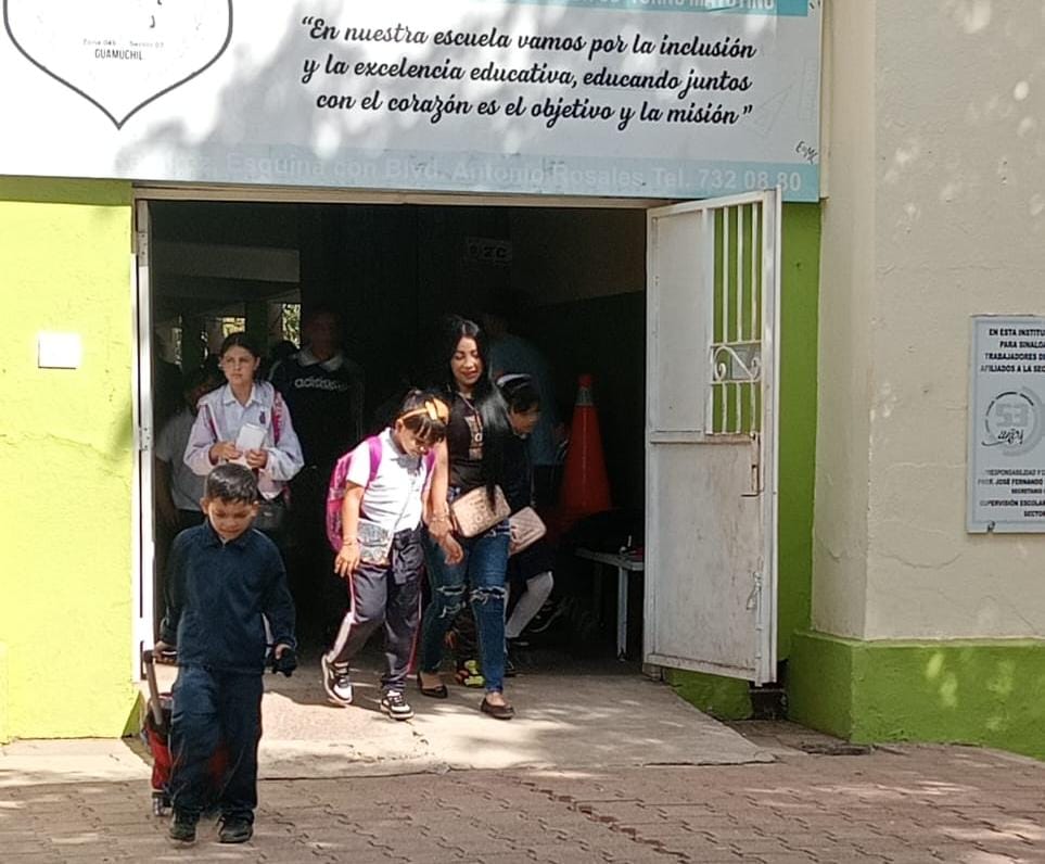 Sin percances, ni ausentismo, regresan a clases más de 30 mil estudiantes en la región del Évora