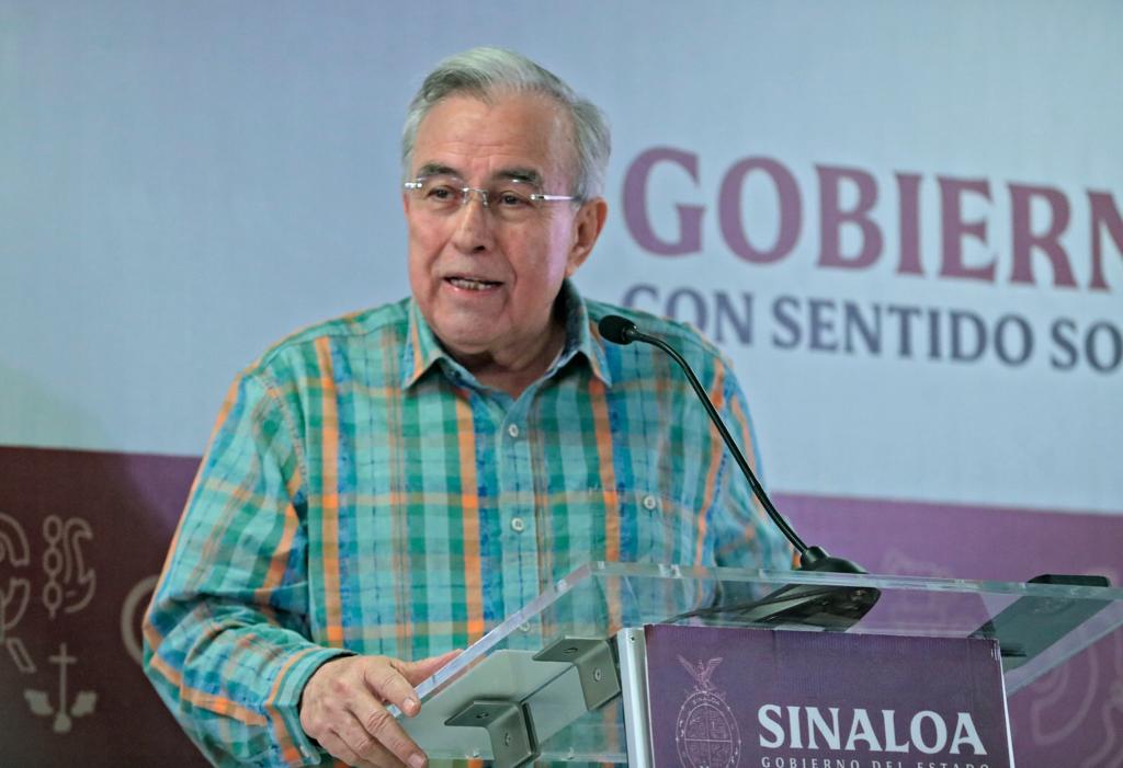 ‘No tiene caso que se vayan todavía’, dice Rocha a sus secretarios que serán de candidatos