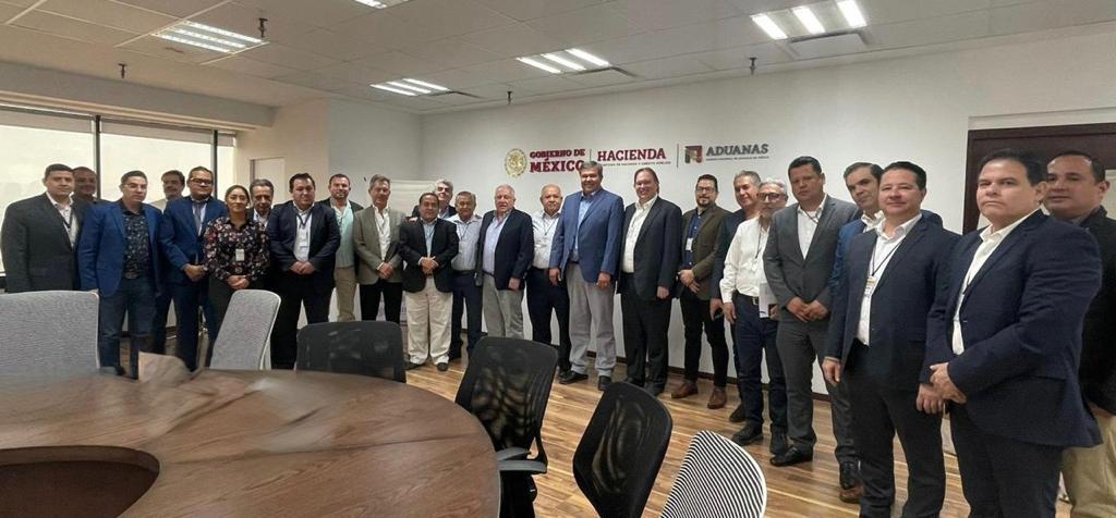 Acuacultores logran reunión con la ANAM ante reclamo del camarón ecuatoriano