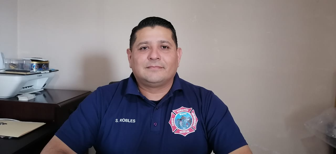 Bomberos Mazatlán descarta peligro para vecinos de Santa Fe por incendio