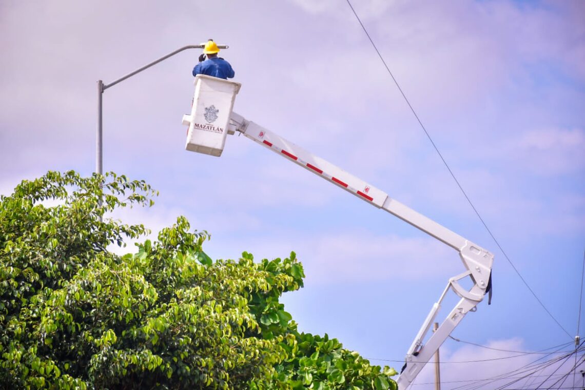 El municipio gastará 60 mdp para comprar 15 mil luminarias para Mazatlán