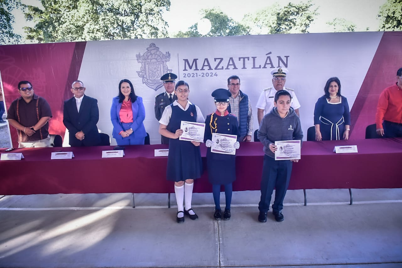 La secundaria Alberto J. Morín de Villa Unión recibió el regreso del Lunes Cívico en Mazatlán