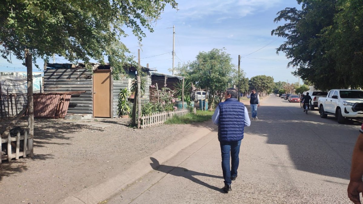 ¿Podemos formar un grupo e ir a invadir cualquier área verde? Cuestionan vecinos de Santa Alicia