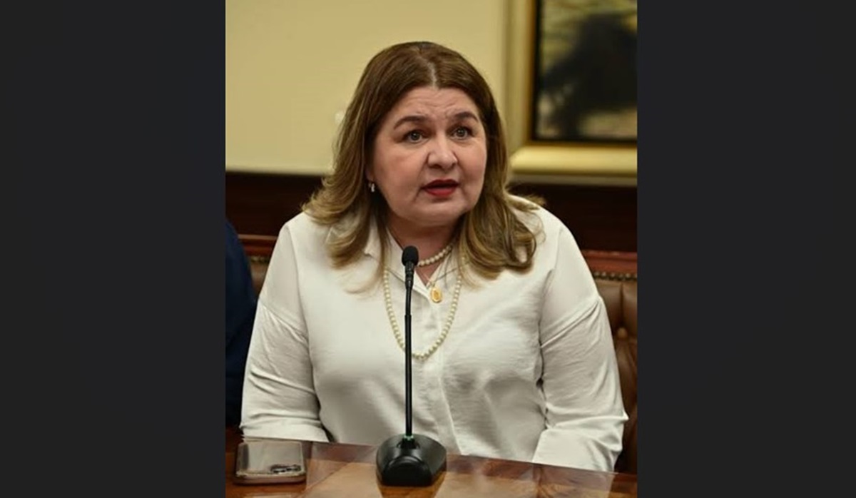 Renuncia Marifeli Avendaño a Finanzas de la UAS; llega Eleazar Angulo López