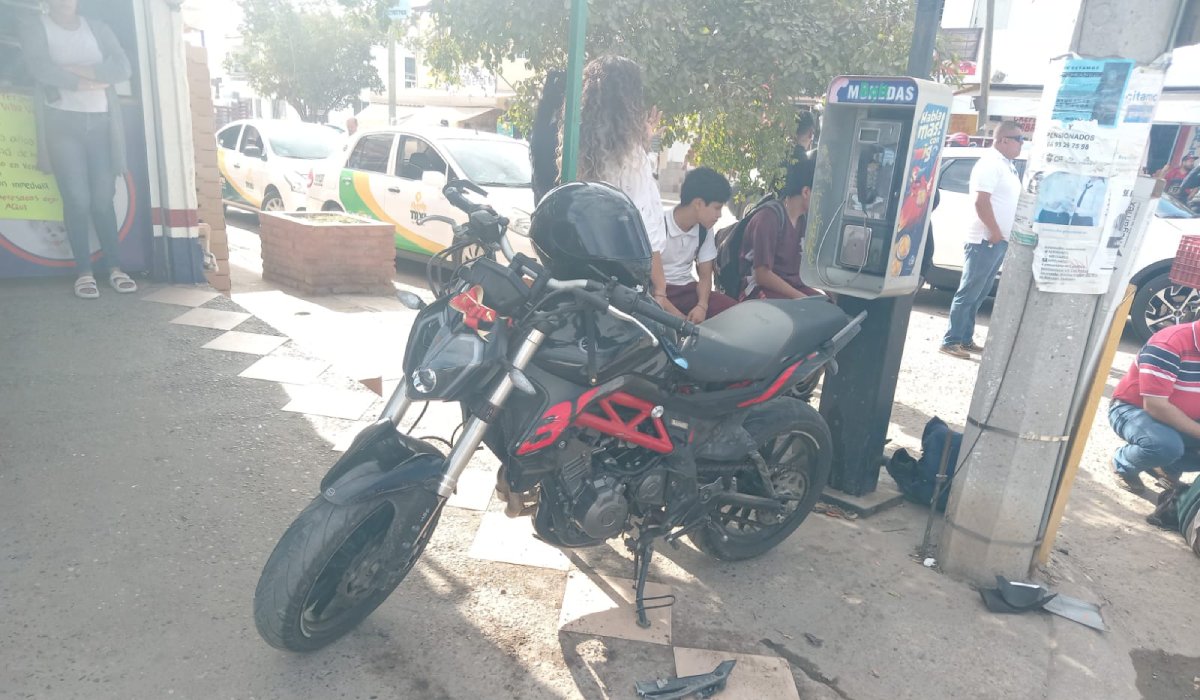 Motociclista resulta gravemente herido luego de ser atropellado por una camioneta en Mazatlán